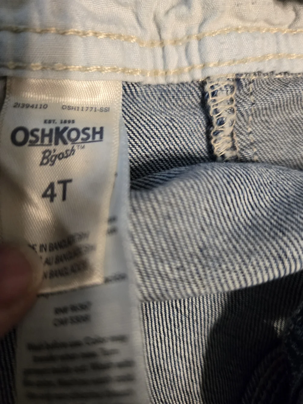 OshKosh Bgosh detailing logo oshkosh